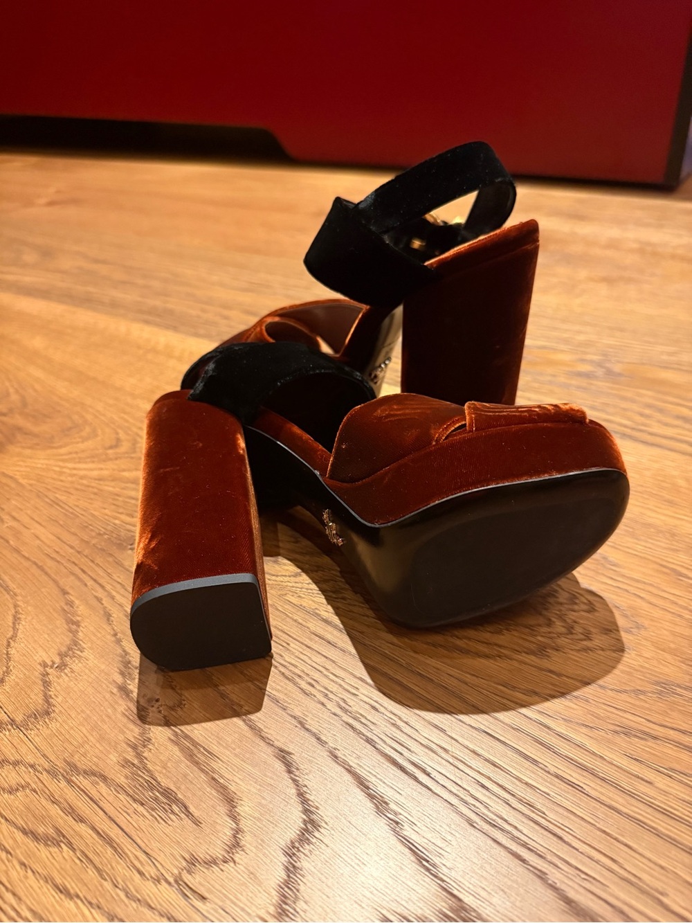 Velvet Cross‑Front Platform Sandals with Black Ankle Strap - Picture 3 of 4